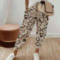 Beige mit Kreisdruck